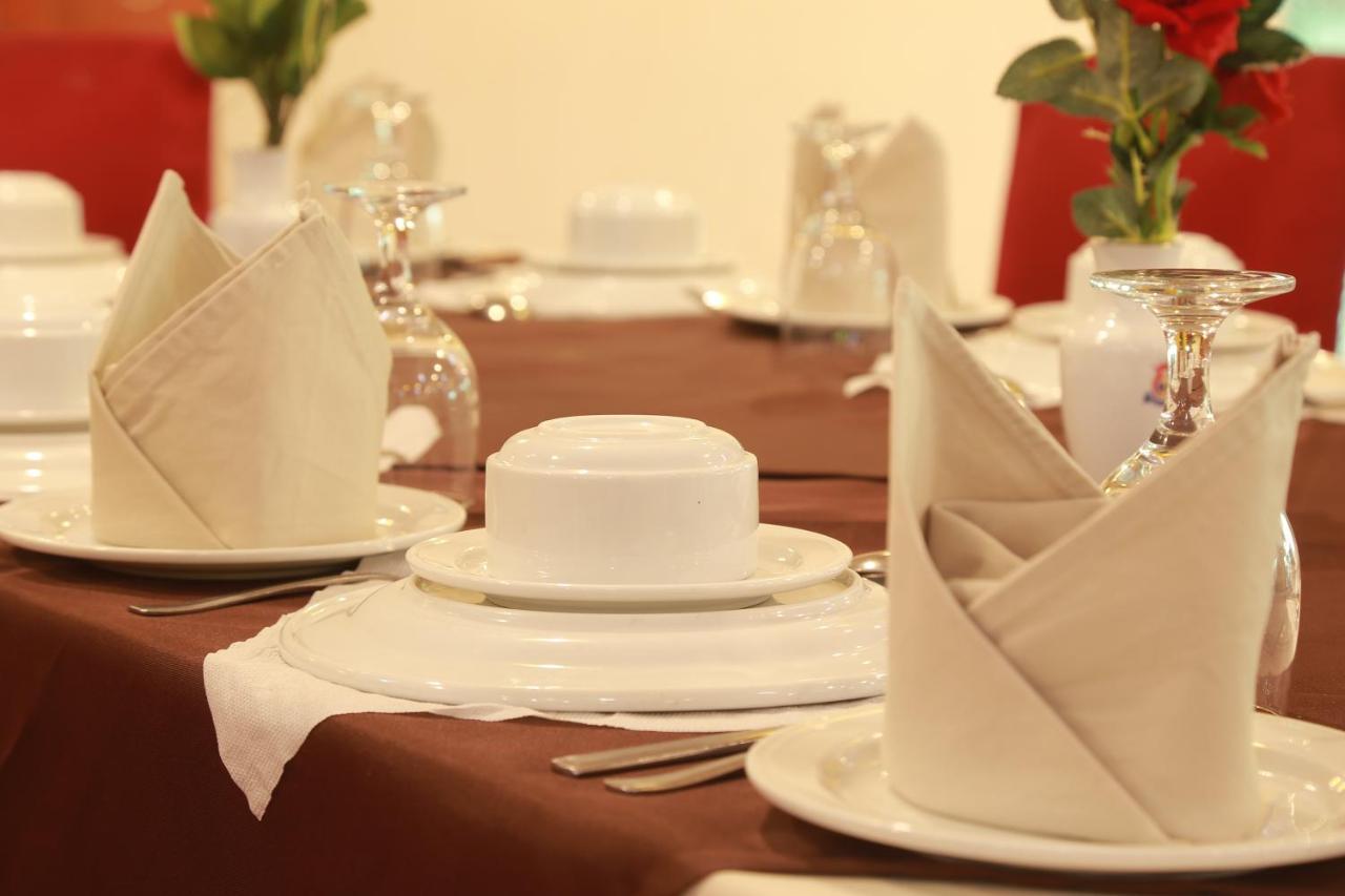סילט Hotel Metro International מראה חיצוני תמונה