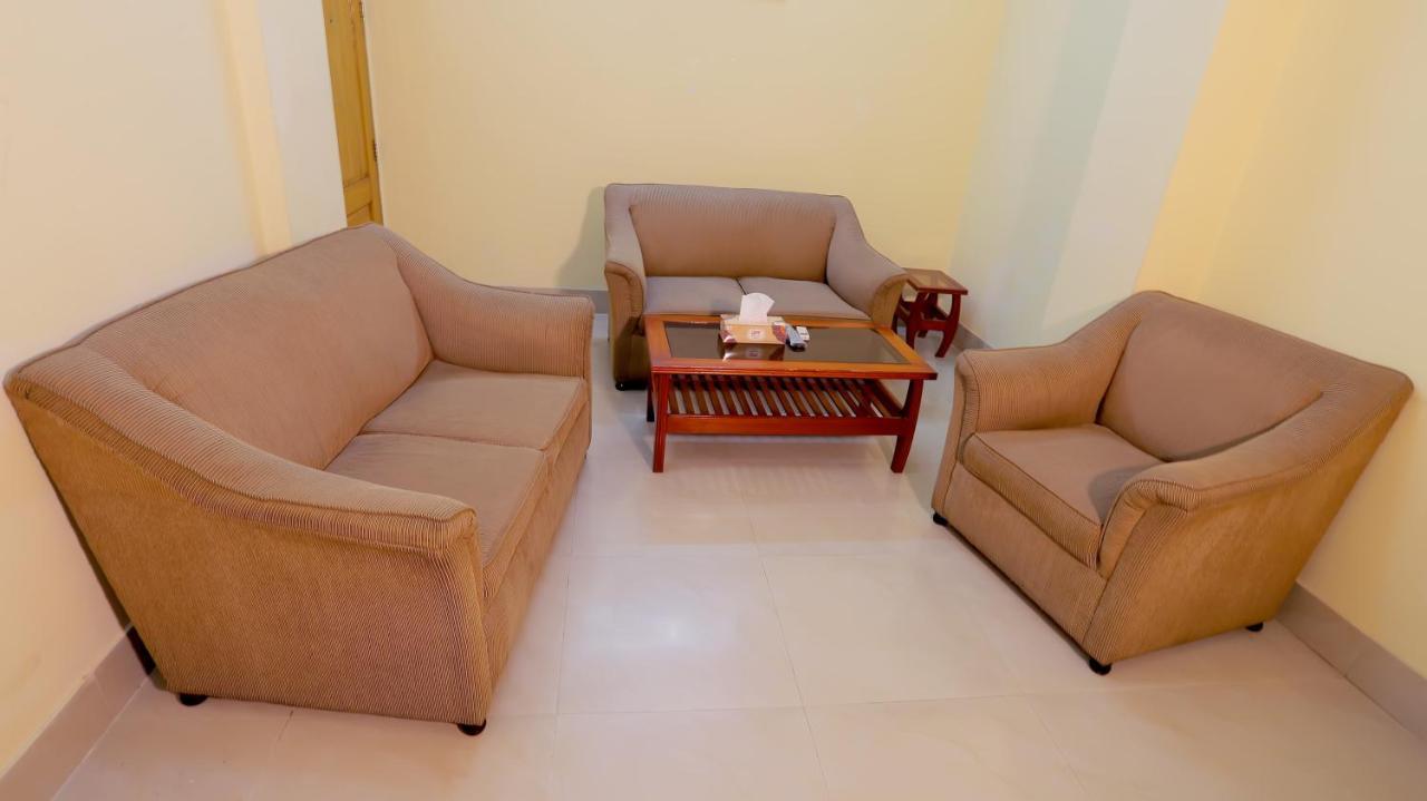 סילט Hotel Metro International מראה חיצוני תמונה