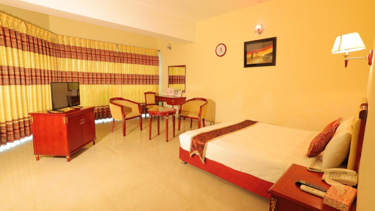 סילט Hotel Metro International מראה חיצוני תמונה