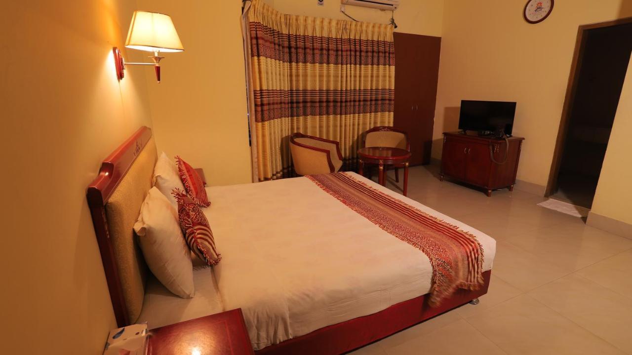 סילט Hotel Metro International מראה חיצוני תמונה