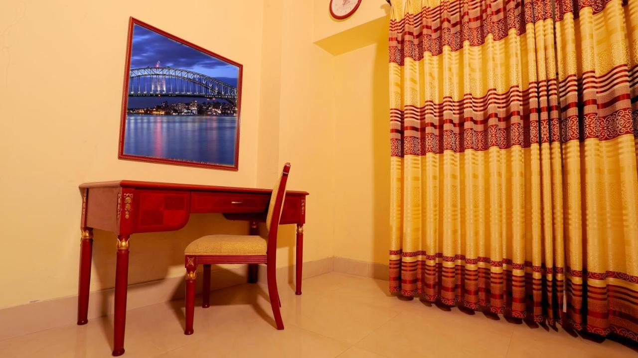 סילט Hotel Metro International מראה חיצוני תמונה
