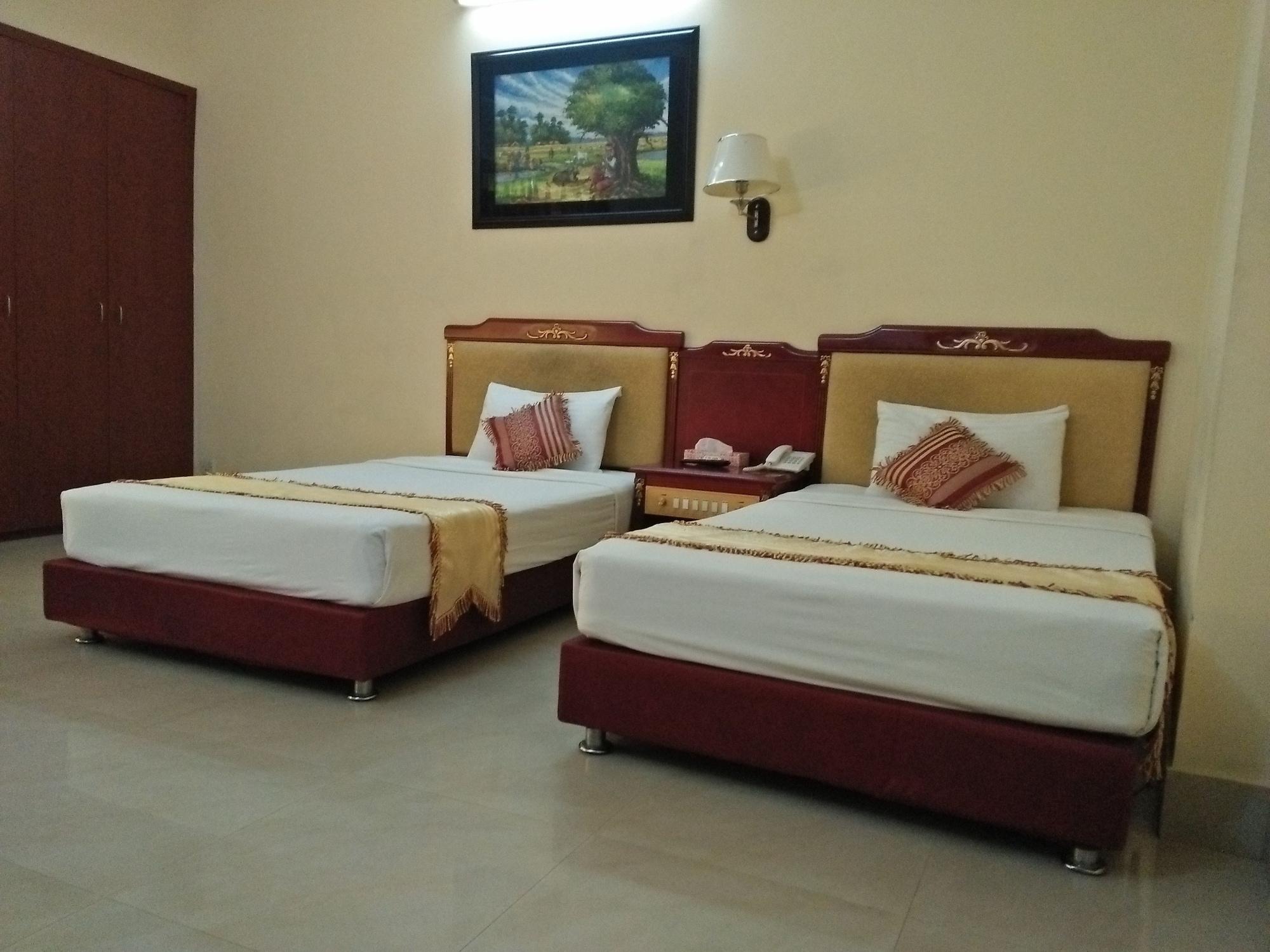 סילט Hotel Metro International מראה חיצוני תמונה