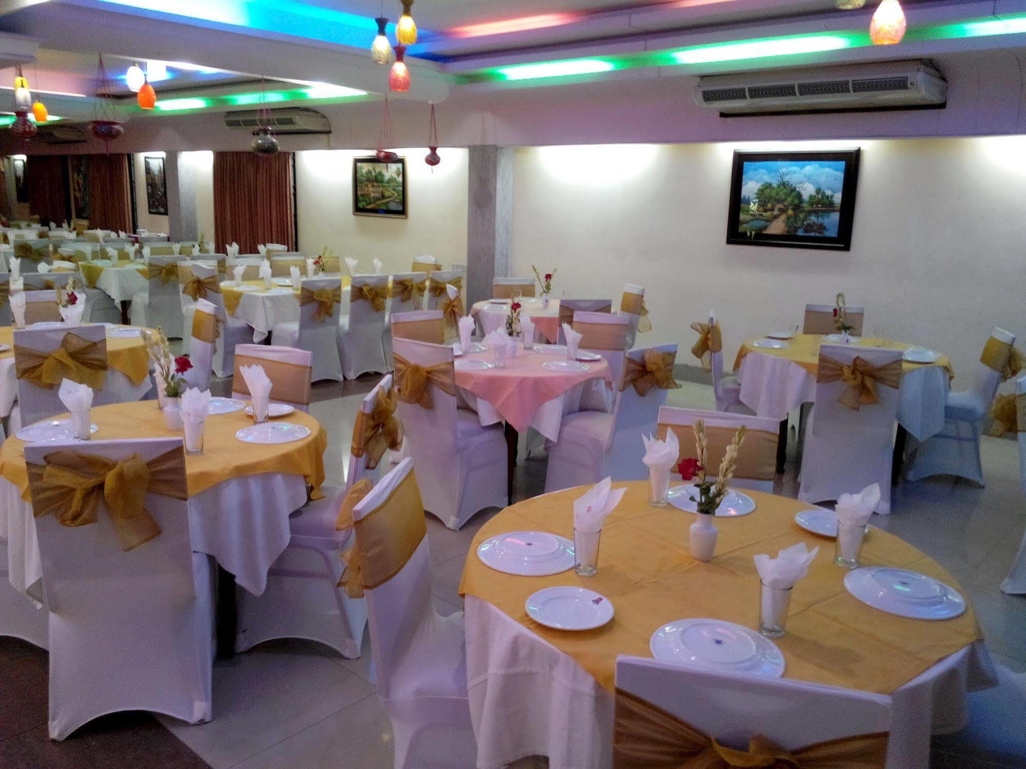 סילט Hotel Metro International מראה חיצוני תמונה